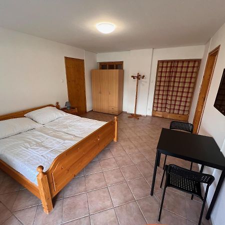 Apartament Simple Apartman Siófok Zewnętrze zdjęcie